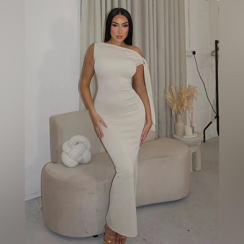 Elegant Cream One-Shoulder Dress
